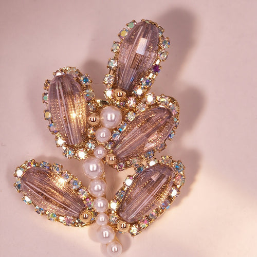 Golden Fern – Brown Crystal Leaf Brooch for Dogs | Elegant Pearl Accent