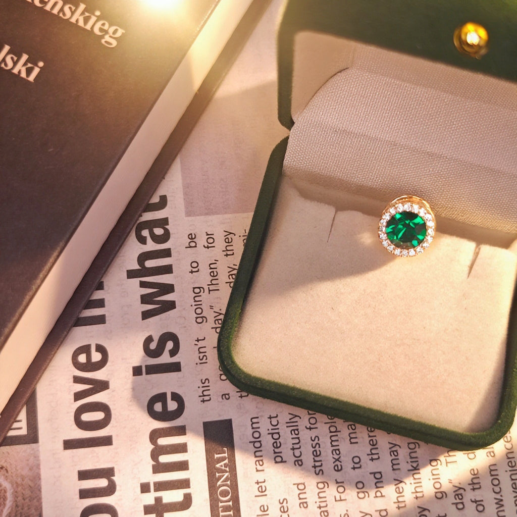 Evergem – Green Round Gem Brooch for Dogs | Classic Everyday Sparkle