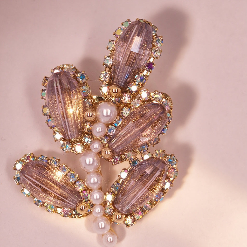 Golden Fern – Brown Crystal Leaf Brooch for Dogs | Elegant Pearl Accent