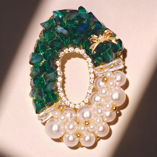 Emerald Wreath – Green & Pearl Brooch for Dogs | Holiday Outfit Accent