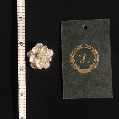 Fleur d’Aurore – Pearl Flower Brooch for Dogs | Elegant Handmade Bloom