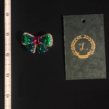 Emerald Noel – Green & Red Crystal Bow Brooch for Dogs | Festive Holiday Accent